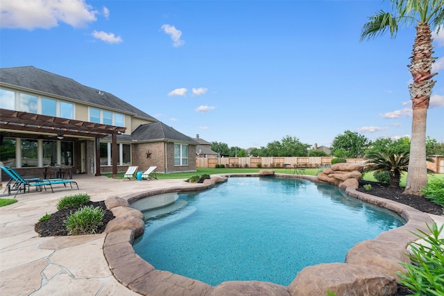 view of swimming pool featuring a patio, a ceiling fan, a pergola, a fenced backyard, and a fenced in pool