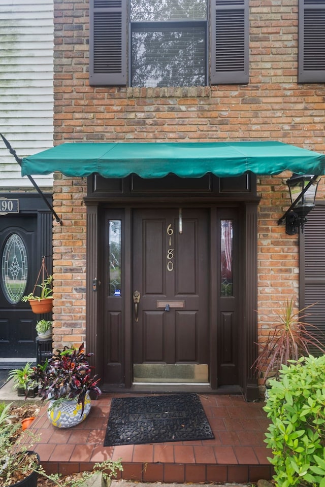 6180 Afton Ln, Beaumont, TX 77706 - entrance to property featuring brick siding