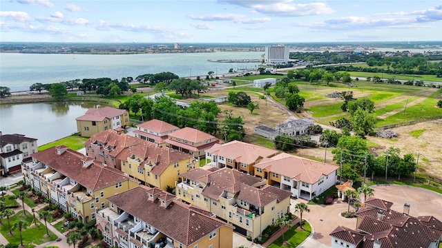 26 W Oaks Dr, Houston, TX 77058 - aerial view of a nearby body of water