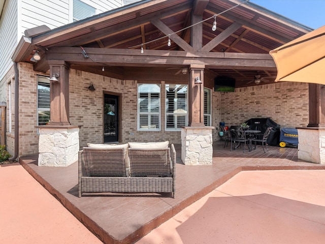 view of patio featuring an outdoor hangout area, outdoor dining space, and ceiling fan