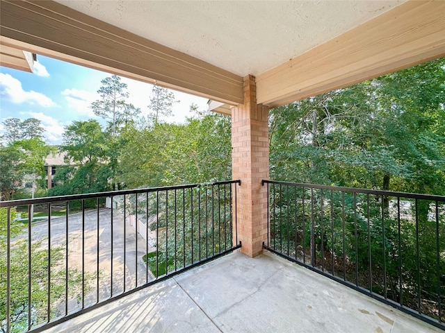 8051 Bay Branch Dr Unit 131, The Woodlands, TX 77382 - view of balcony