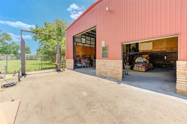 120 Rebecca St, Houston, TX 77022 - view of outdoor structure featuring an outbuilding and an exterior structure