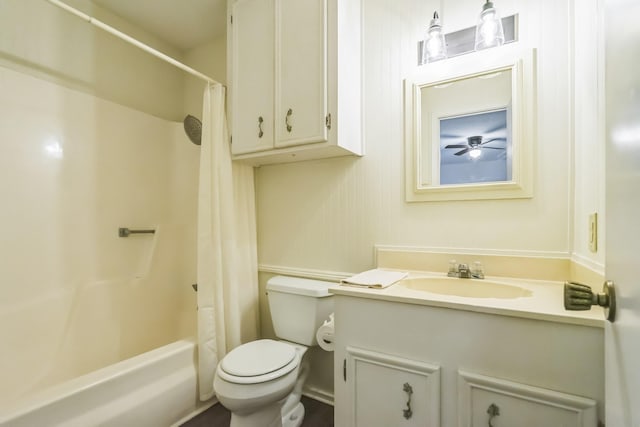 4308 Red Oak Dr, Nacogdoches, TX 75965 - full bathroom featuring toilet, vanity, and shower / bath combo