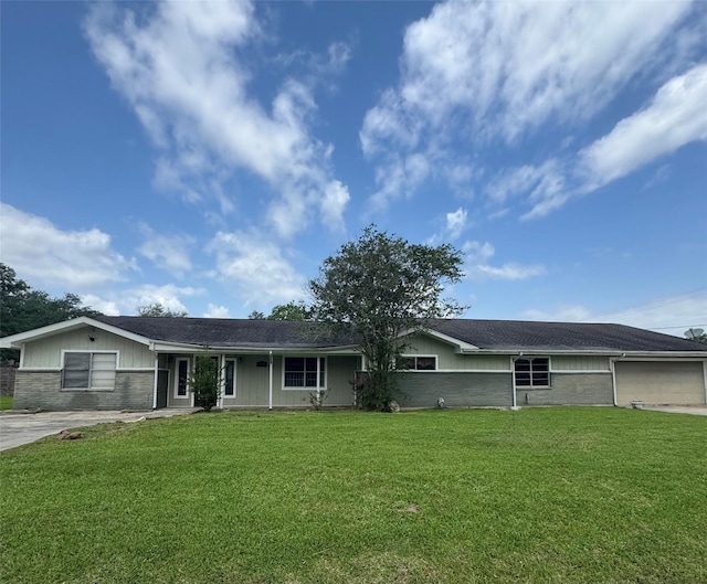 805 Dugas St, Bridge City, TX 77611 - single story home featuring concrete driveway and a front yard