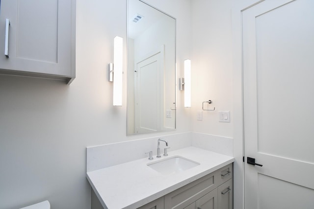 4709 Gibson St, Houston, TX 77007 - bathroom with vanity and toilet