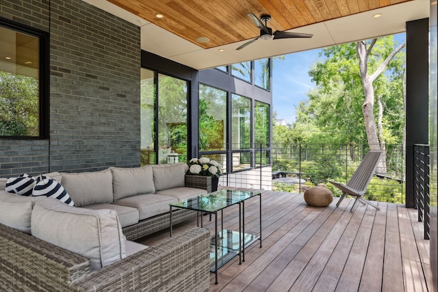 1900 W 14th St, Houston, TX 77008 - sunroom / solarium featuring an outdoor hangout area and a ceiling fan