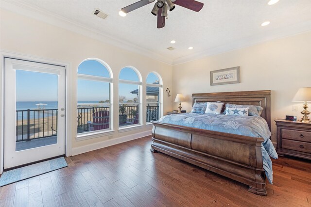 bedroom with baseboards, visible vents, recessed lighting, crown molding, and access to outside