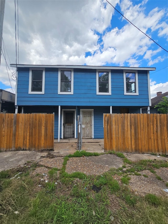3229 Holman St Unit 4, Houston, TX 77004 - view of front of house featuring fence