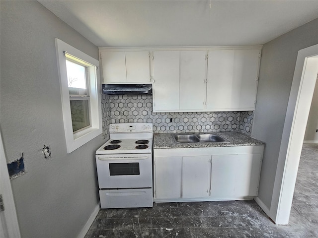 3229 Holman St Unit 4, Houston, TX 77004 - kitchen featuring white electric stove, under cabinet range hood, backsplash, baseboards, and a sink