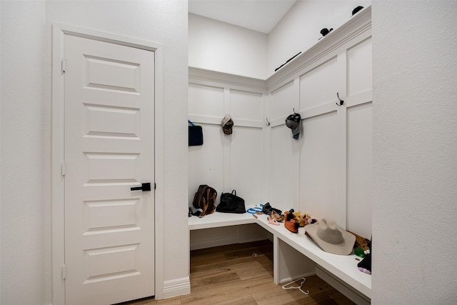 24585 Tipperary St, Hempstead, TX 77445 - mudroom featuring light wood-style flooring