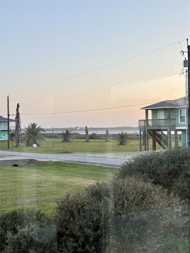 1105 W Bayshore Dr, Palacios, TX 77465 - view of yard with stairway