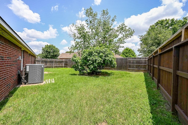 21111 Diamond Rock Ct, Katy, TX 77449 - view of yard with cooling unit