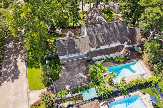2002 Anvil Dr, Houston, TX 77090 - view of subject property featuring a pool