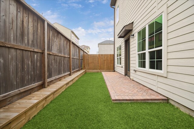 10935 Brookeshire Chase Ln, Houston, TX 77043 - view of yard with a patio