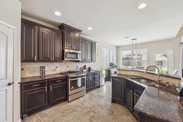 13921 Pebble Falls Ln, Pearland, TX 77584 - photo 9