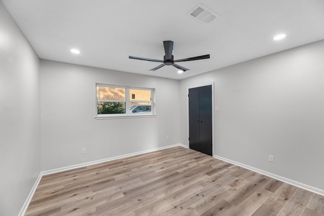 213 Westview Dr, Sealy, TX 77474 - empty room featuring ceiling fan, light wood-style floors, and recessed lighting