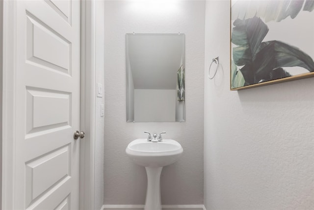 318 Mistletoe Ridge Ct, Montgomery, TX 77316 - bathroom featuring baseboards