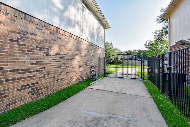 210 Needleleaf Ln, Sugar Land, TX 77479 - view of gate