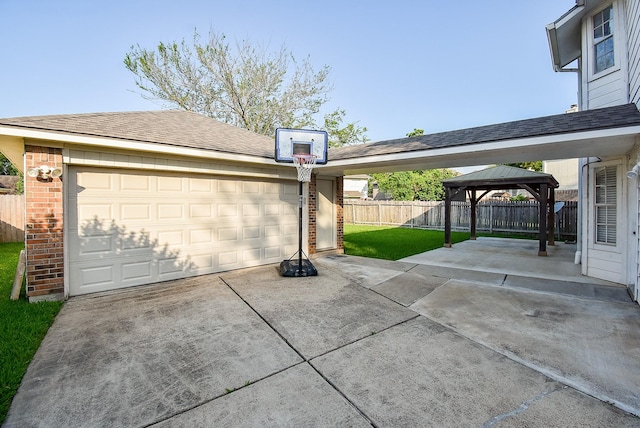 210 Needleleaf Ln, Sugar Land, TX 77479 - garage featuring concrete driveway