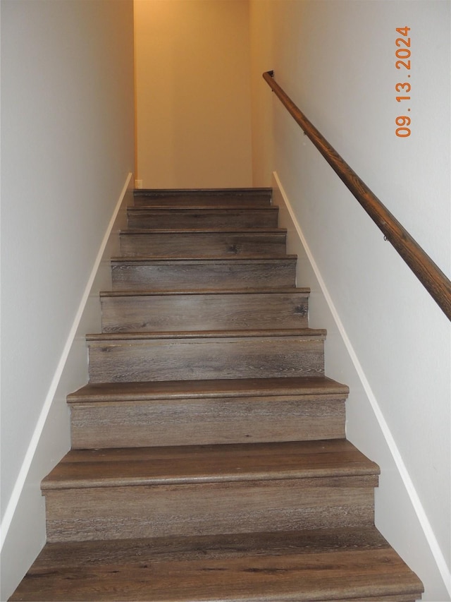 1100 Mann Rd, Conroe, TX 77303 - view of stairs