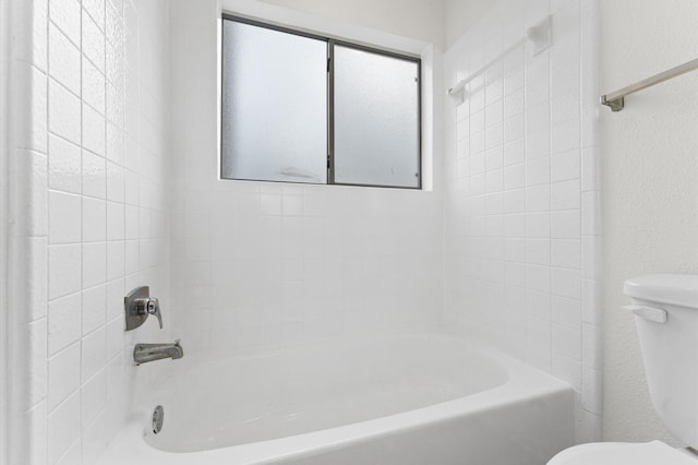 10001 Westpark Dr Unit 7, Houston, TX 77042 - full bath featuring toilet and shower / bath combination