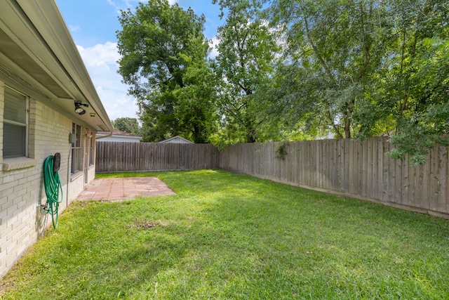 view of yard with a patio