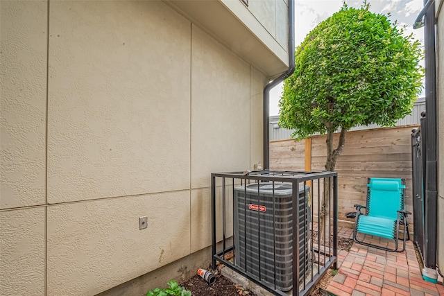 2303 Hadley St, Houston, TX 77003 - exterior view of cooling unit and stucco siding