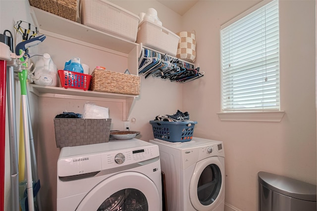 2303 Hadley St, Houston, TX 77003 - laundry room with washer and dryer