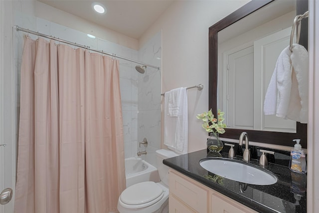 2303 Hadley St, Houston, TX 77003 - full bath featuring toilet, vanity, shower / bath combo with shower curtain, and recessed lighting