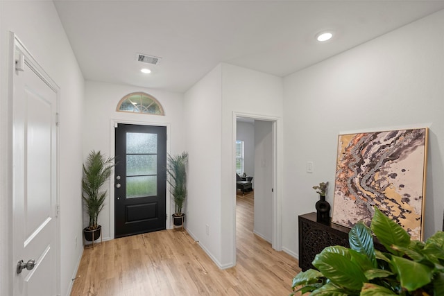 908 Pickering Oak Row, Magnolia, TX 77354 - entrance foyer featuring light wood-type flooring, recessed lighting, baseboards, and visible vents