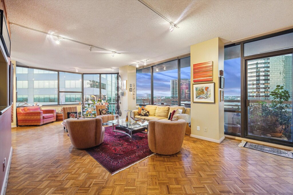 14 Greenway Plz Unit 9R, Houston, TX 77046 - photo 1