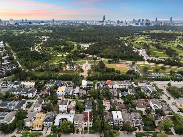 6417 Rodrigo St, Houston, TX 77007 - aerial view of property and surrounding area with skyline
