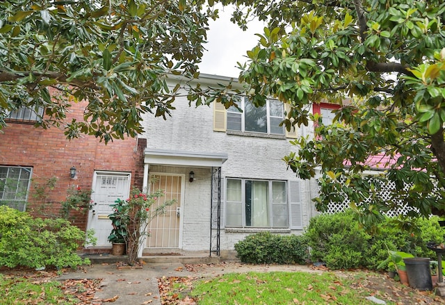 view of front of home featuring stucco siding