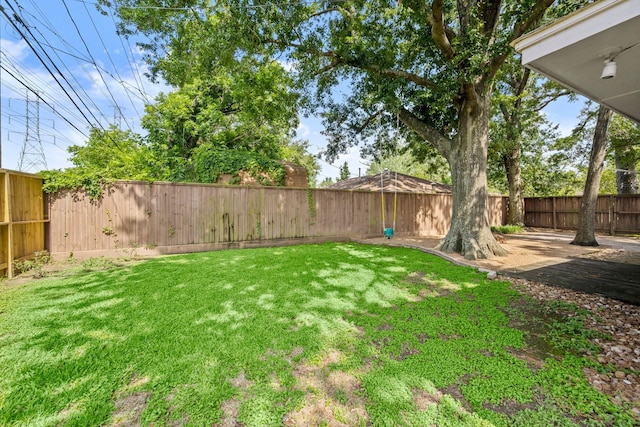 2218 Stonecrest, Houston, TX 77018 - view of yard