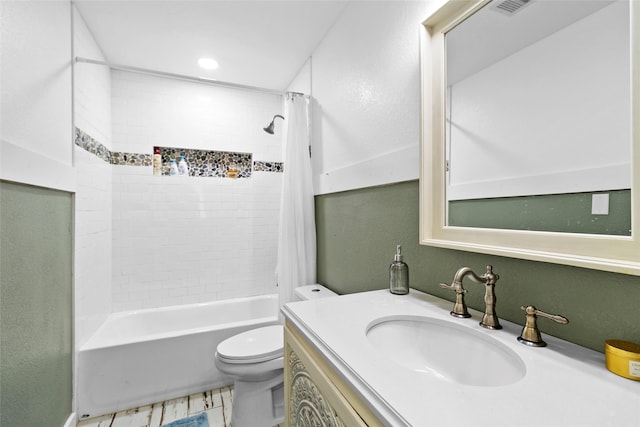 452 N Ghost Branch Rd, Trinity, TX 75862 - bathroom with vanity, toilet, shower / bathtub combination with curtain, and visible vents