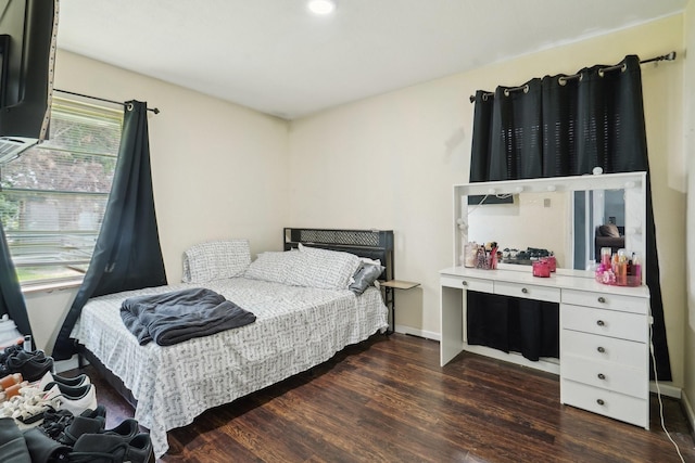 bedroom featuring recessed lighting, baseboards, and dark wood-style floors