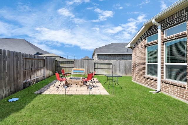 view of yard with a patio area