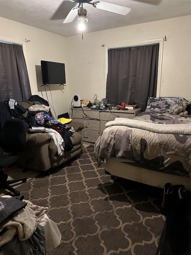 bedroom with ceiling fan