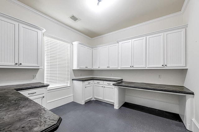 1006 Cross Hollow Ln, Katy, TX 77494 - interior space featuring visible vents, baseboards, and ornamental molding