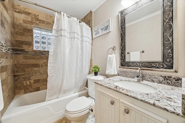 full bathroom with shower / tub combo with curtain, toilet, vanity, and ornamental molding