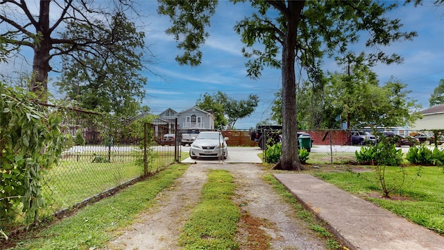 415 Briarcliff Dr, Houston, TX 77076 - view of yard featuring driveway