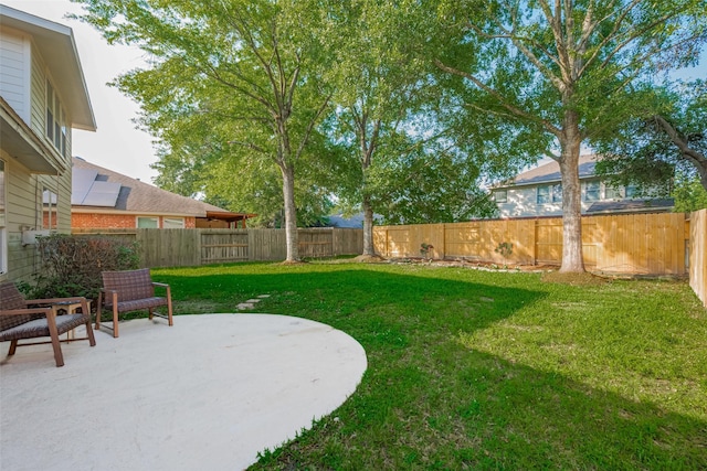 view of yard featuring a patio