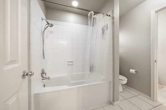 bathroom with toilet, tile patterned flooring, shower / tub combo, recessed lighting, and baseboards