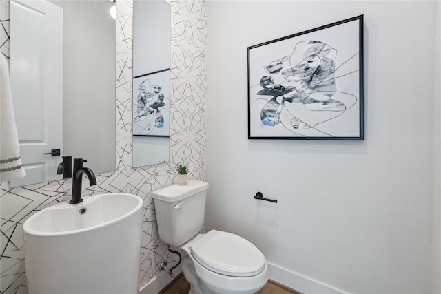 514 Janisch Rd, Houston, TX 77018 - half bath with toilet