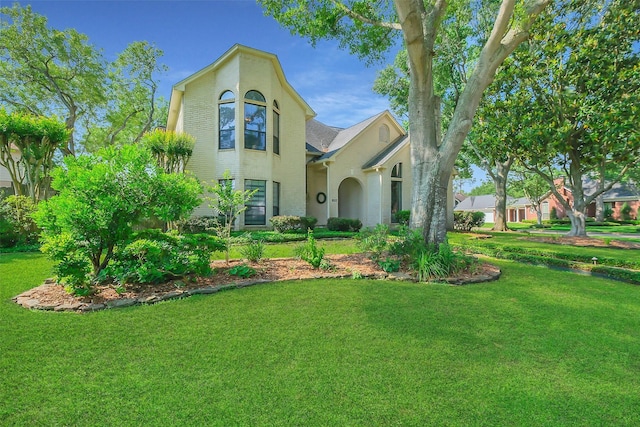 view of front of house with a front lawn