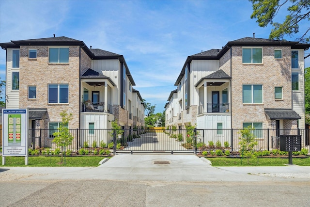 524 Janisch Rd, Houston, TX 77018 - view of street with a gate
