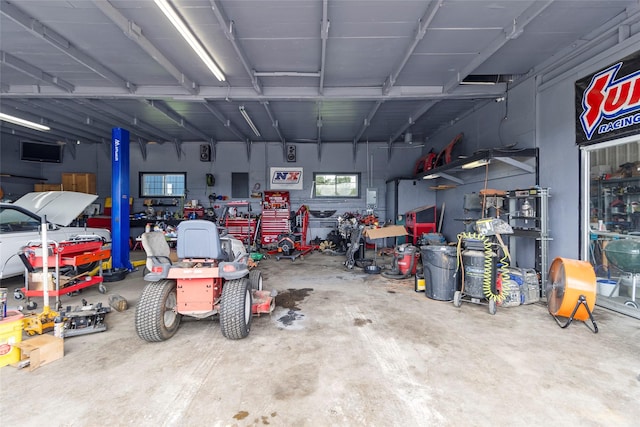 4429 W State Highway 31, Corsicana, TX 75110 - garage with a workshop area