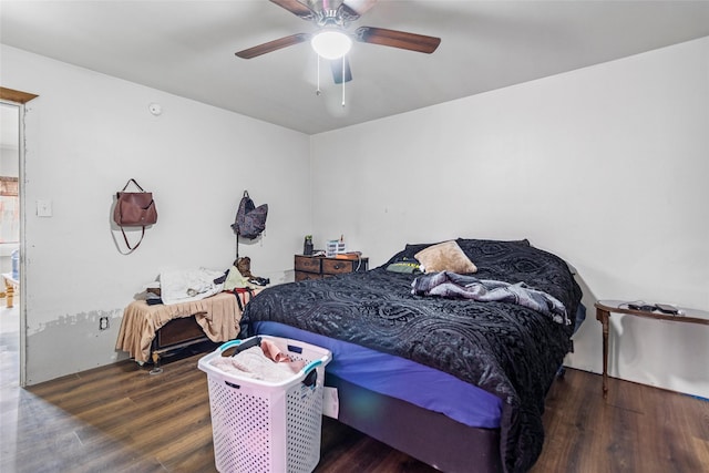 4429 W State Highway 31, Corsicana, TX 75110 - bedroom featuring wood finished floors and a ceiling fan