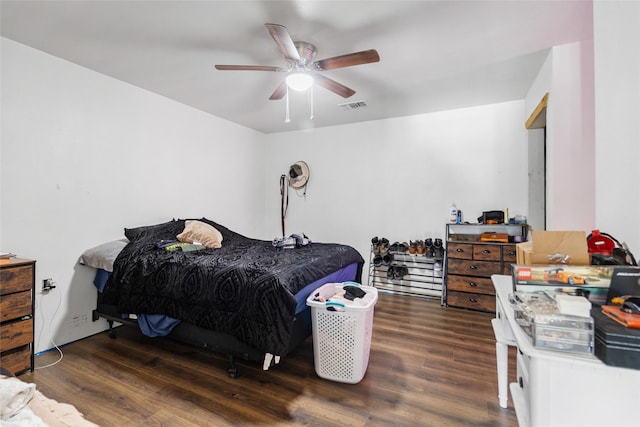 4429 W State Highway 31, Corsicana, TX 75110 - bedroom with wood finished floors and ceiling fan