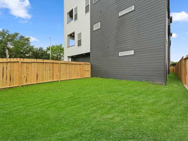 1264 Finnigan St, Houston, TX 77020 - view of yard